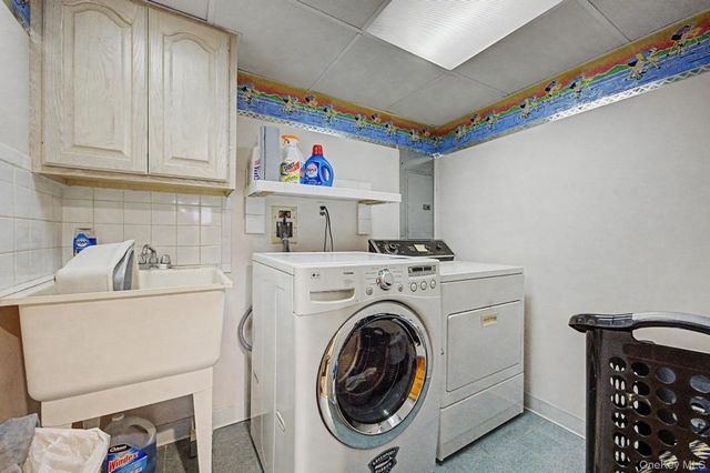 1602 Imperial Avenue, New Hyde Park, NY 11040