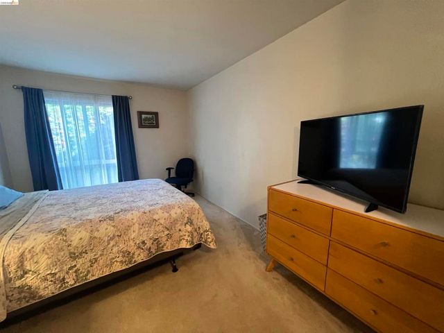 625 El Dorado Ave 204, Oakland, CA 94611