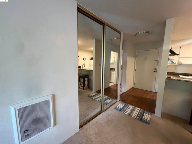 625 El Dorado Ave 204, Oakland, CA 94611