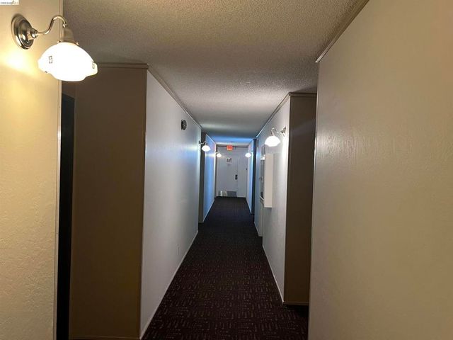 625 El Dorado Ave 204, Oakland, CA 94611