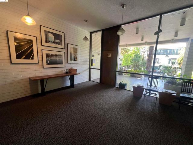 625 El Dorado Ave 204, Oakland, CA 94611