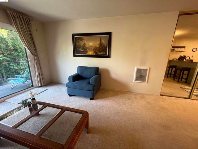 625 El Dorado Ave 204, Oakland, CA 94611