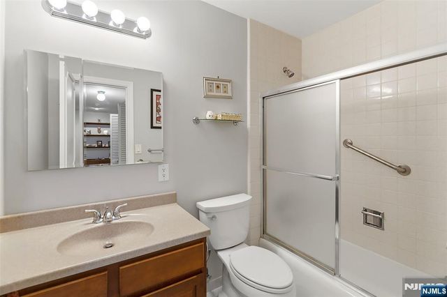 280 Prospect Avenue 8G, Hackensack, NJ 07601