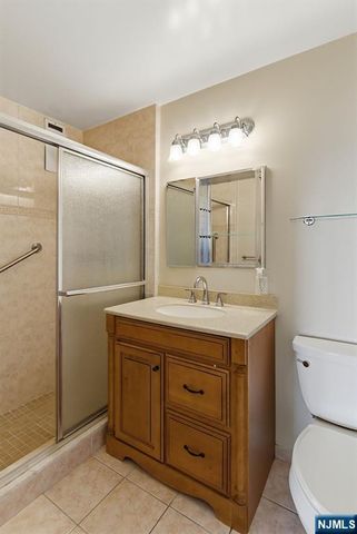 280 Prospect Avenue 8G, Hackensack, NJ 07601