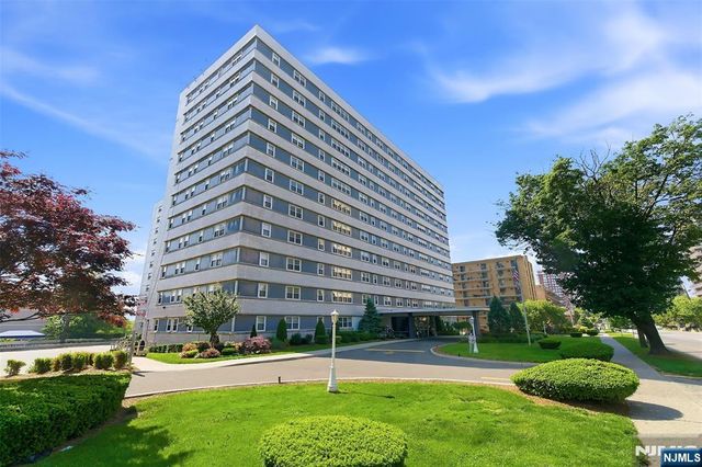 280 Prospect Avenue 8G, Hackensack, NJ 07601