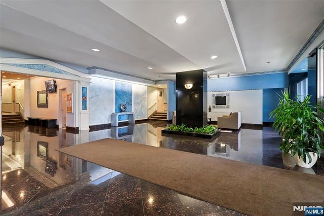 280 Prospect Avenue 8G, Hackensack, NJ 07601