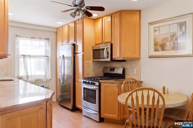 280 Prospect Avenue 8G, Hackensack, NJ 07601