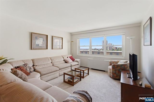 280 Prospect Avenue 8G, Hackensack, NJ 07601