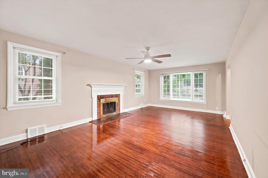 6908 CITY AVE, Philadelphia, PA 19151