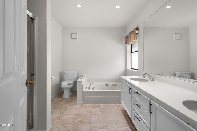 975 W Telegraph Road 77, Santa Paula, CA 93060