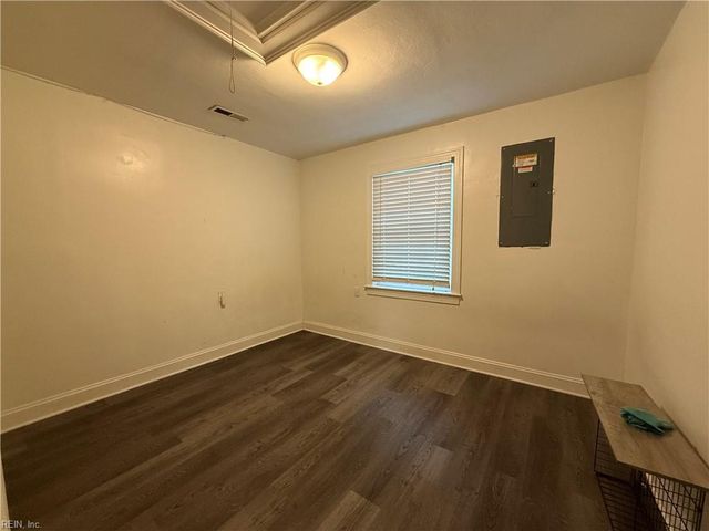 1877 N Streamline DR, Virginia Beach, VA 23454