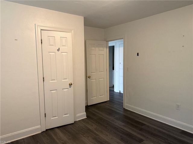 1877 N Streamline DR, Virginia Beach, VA 23454