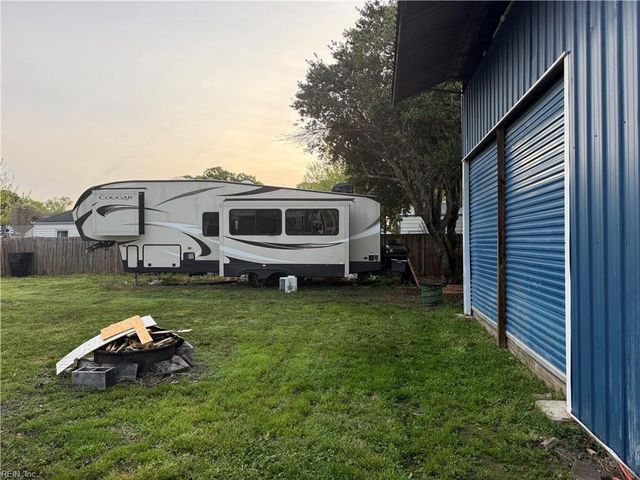 1877 N Streamline DR, Virginia Beach, VA 23454