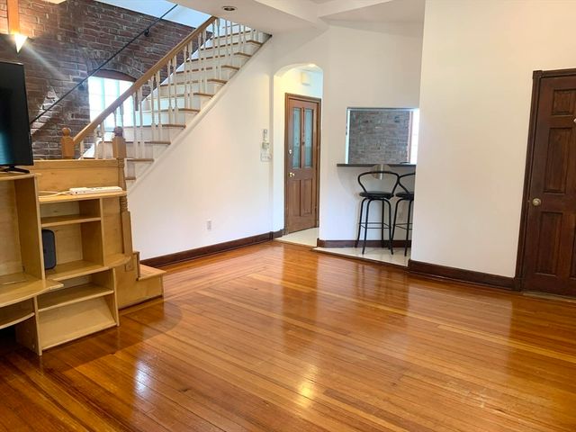 70 York St. 2, Cambridge, MA 02141