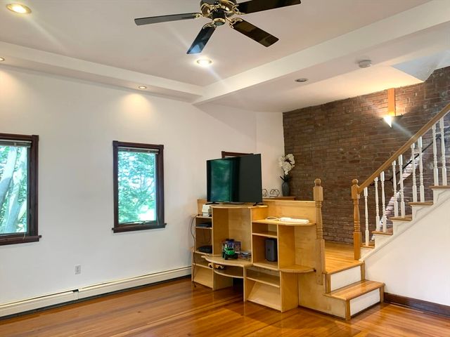 70 York St. 2, Cambridge, MA 02141