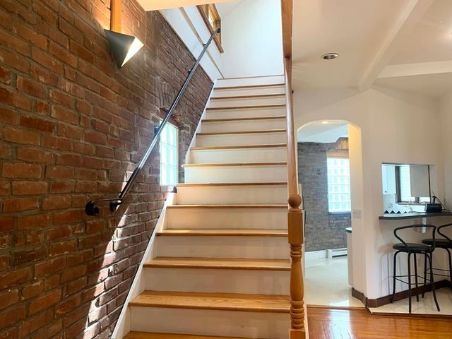 70 York St. 2, Cambridge, MA 02141