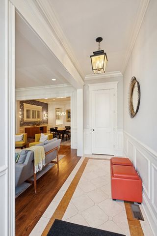 1039 W Altgeld Street, Chicago, IL 60614