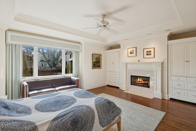 1039 W Altgeld Street, Chicago, IL 60614