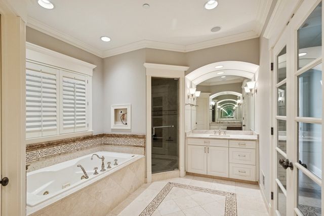 1039 W Altgeld Street, Chicago, IL 60614