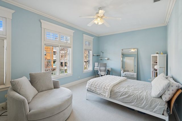 1039 W Altgeld Street, Chicago, IL 60614