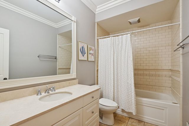 1039 W Altgeld Street, Chicago, IL 60614