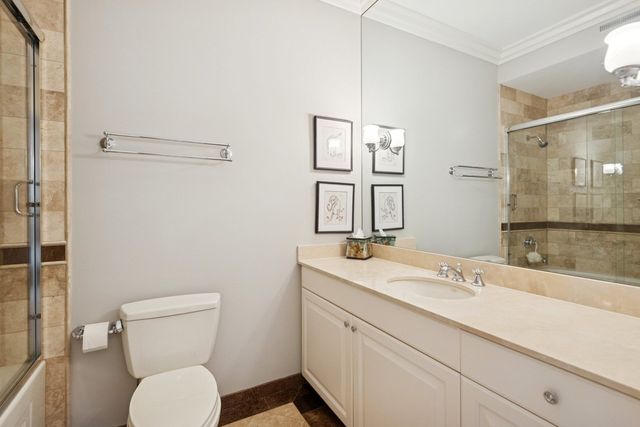 1039 W Altgeld Street, Chicago, IL 60614