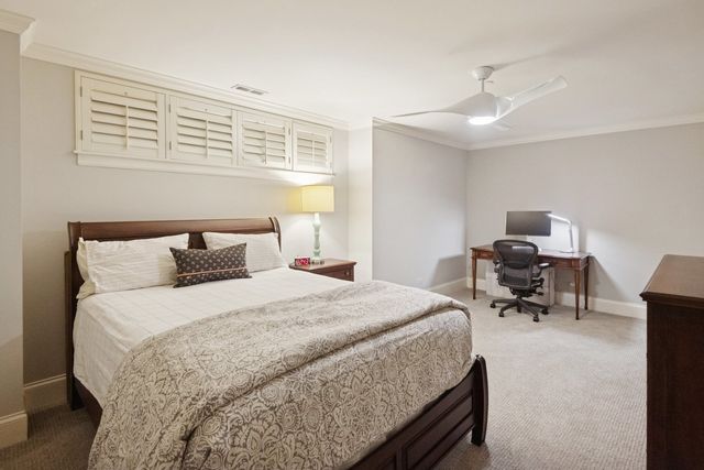 1039 W Altgeld Street, Chicago, IL 60614