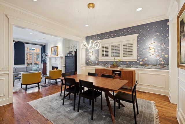 1039 W Altgeld Street, Chicago, IL 60614