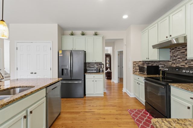 1308 Sweetwater Dr, Brentwood, TN 37027