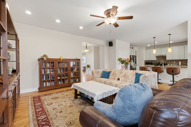 1308 Sweetwater Dr, Brentwood, TN 37027