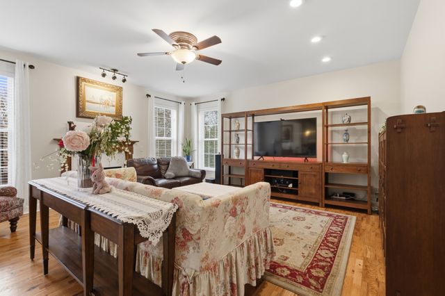 1308 Sweetwater Dr, Brentwood, TN 37027