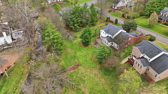 1308 Sweetwater Dr, Brentwood, TN 37027