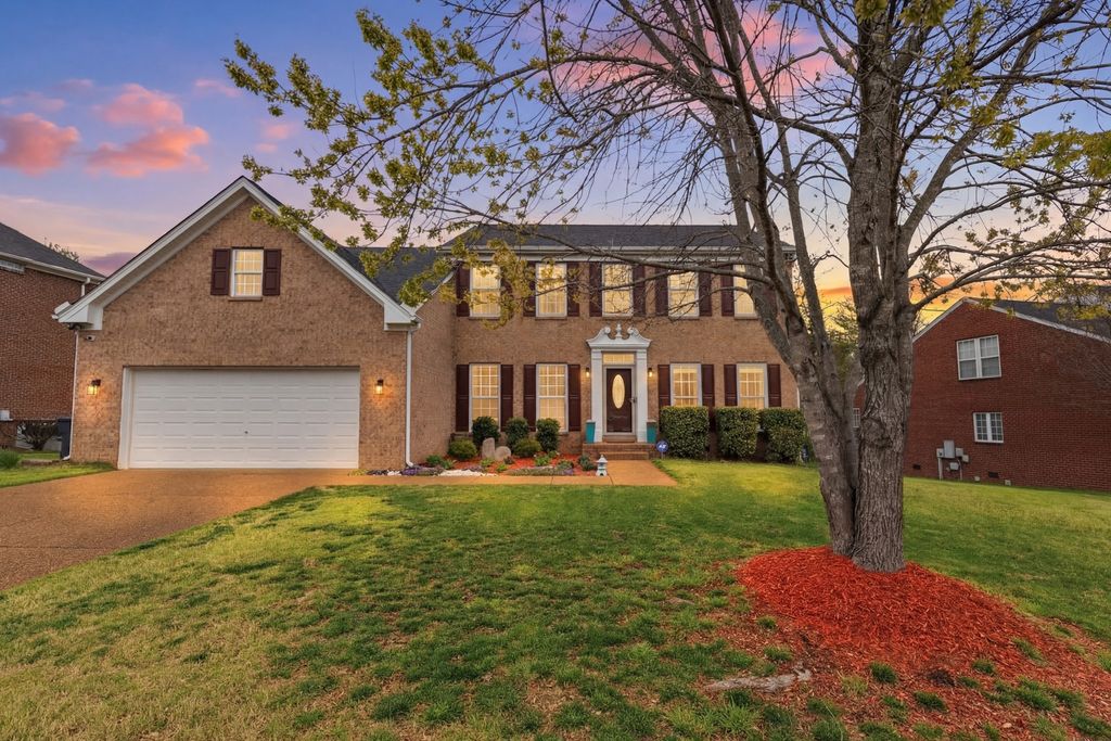 1308 Sweetwater Dr, Brentwood, TN 37027