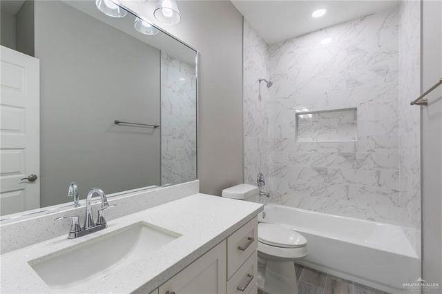 2314 Cuesta Del Sol Street, Edinburg, TX 78542