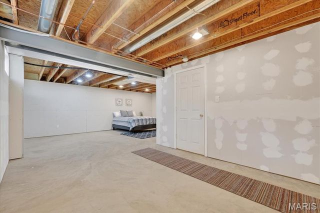 1200 Hunters Chase Drive, Eureka, MO 63025