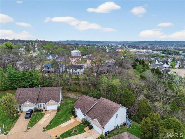 1200 Hunters Chase Drive, Eureka, MO 63025