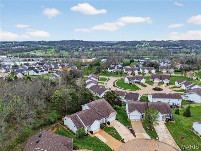 1200 Hunters Chase Drive, Eureka, MO 63025