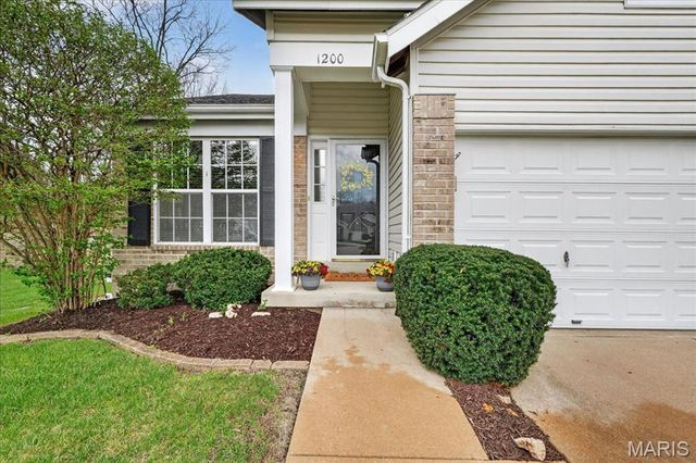 1200 Hunters Chase Drive, Eureka, MO 63025