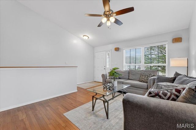 1200 Hunters Chase Drive, Eureka, MO 63025