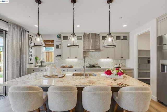 32651 Singh Circle, Union City, CA 94587