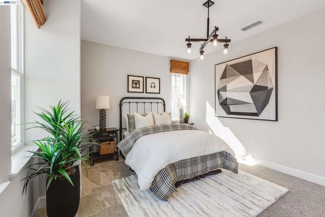 32651 Singh Circle, Union City, CA 94587