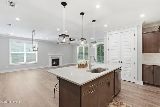 129 Carolina Oaks Avenue, Bluffton, SC 29910