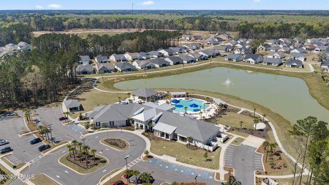 129 Carolina Oaks Avenue, Bluffton, SC 29910