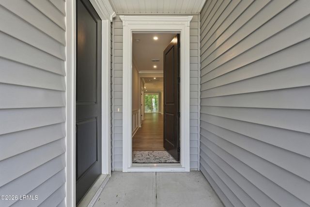129 Carolina Oaks Avenue, Bluffton, SC 29910