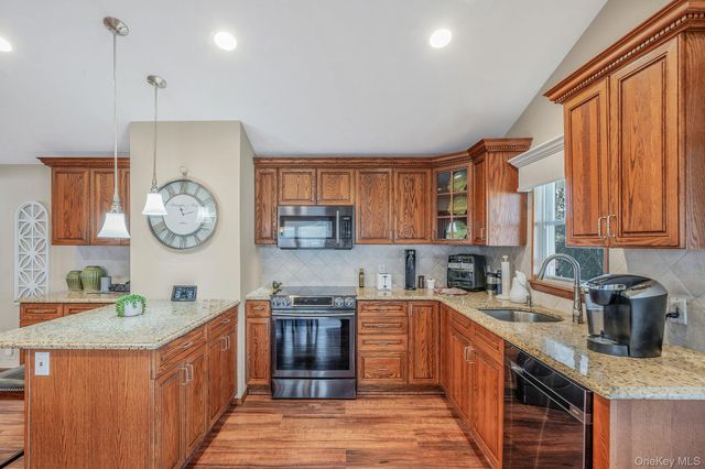 28 Pamela Lane, Selden, NY 11784