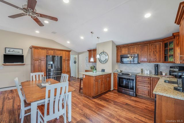 28 Pamela Lane, Selden, NY 11784