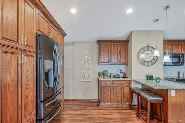 28 Pamela Lane, Selden, NY 11784