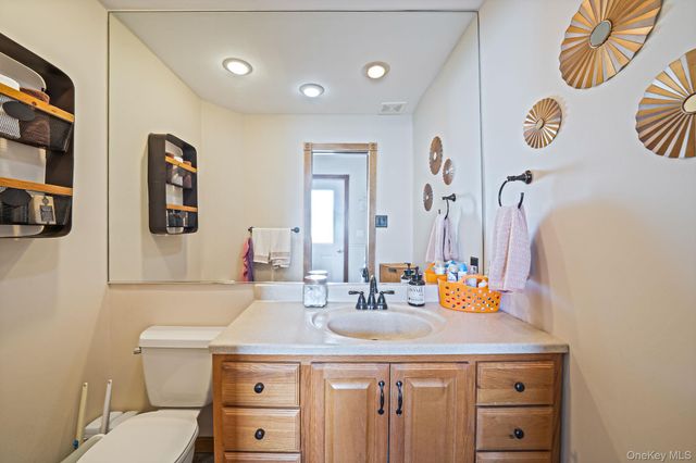 28 Pamela Lane, Selden, NY 11784