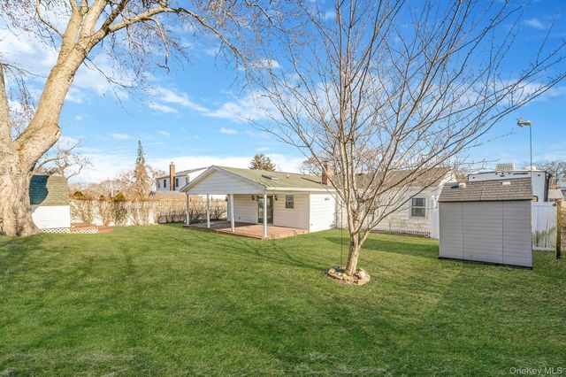 28 Pamela Lane, Selden, NY 11784