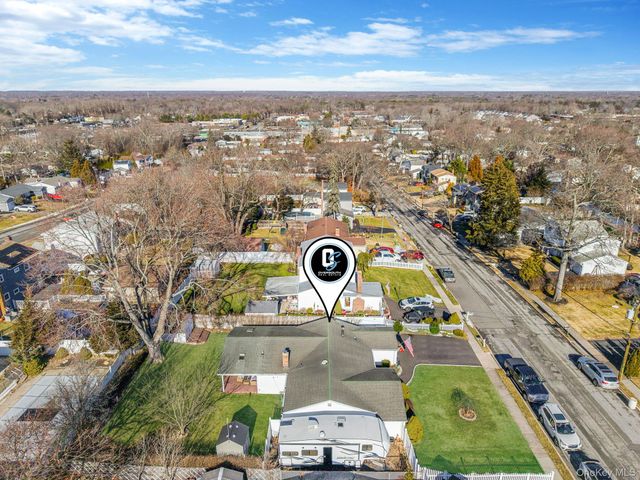 28 Pamela Lane, Selden, NY 11784